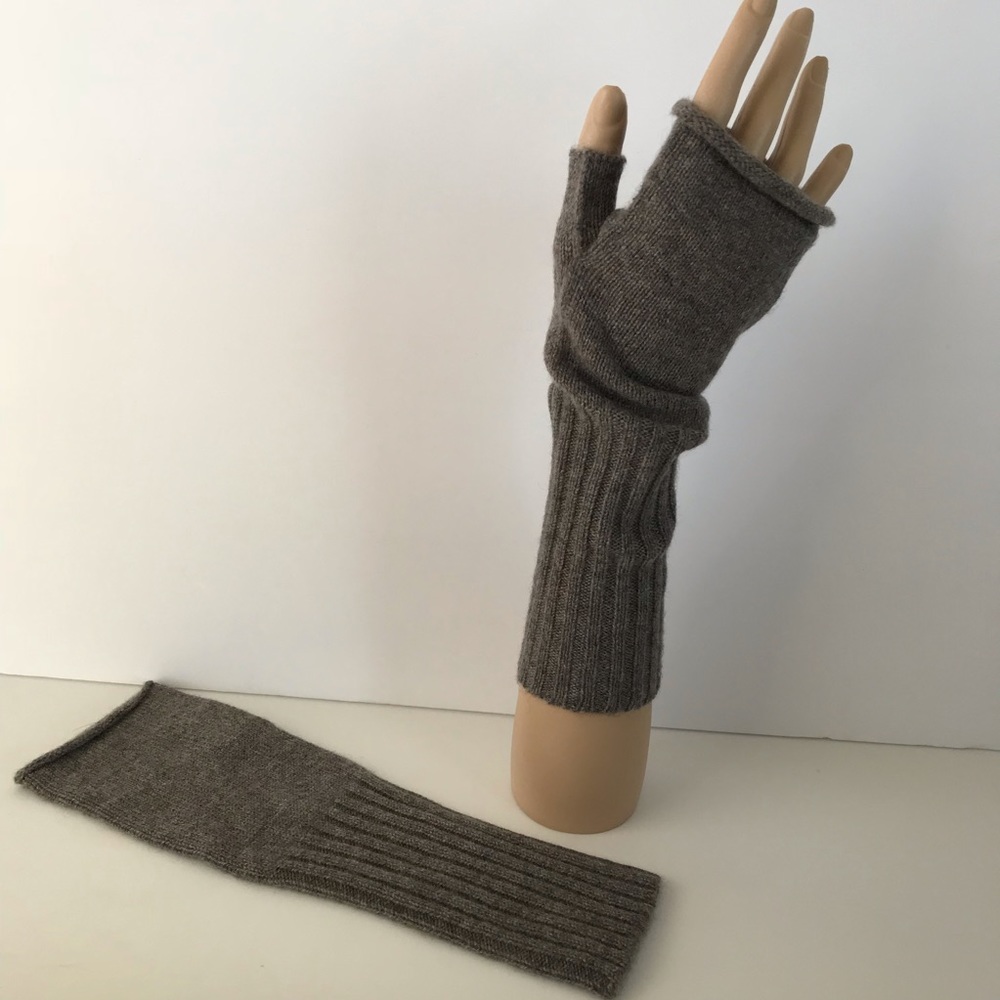 100% Cashmere Charcoal Gray Gloves